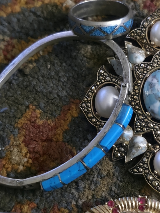 Vintage Turquoise, Pearl & Gold, Silver Jewelry And  Brooch Set - Picture 5 of 9